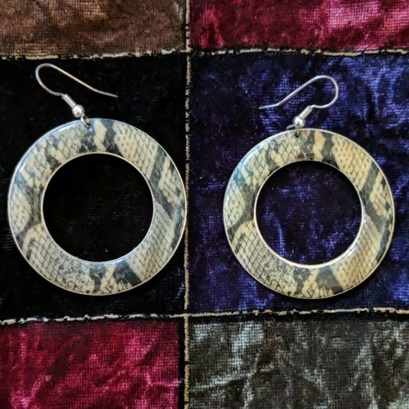 Vintage Hand Made Jewlery - Picture 2 of 4